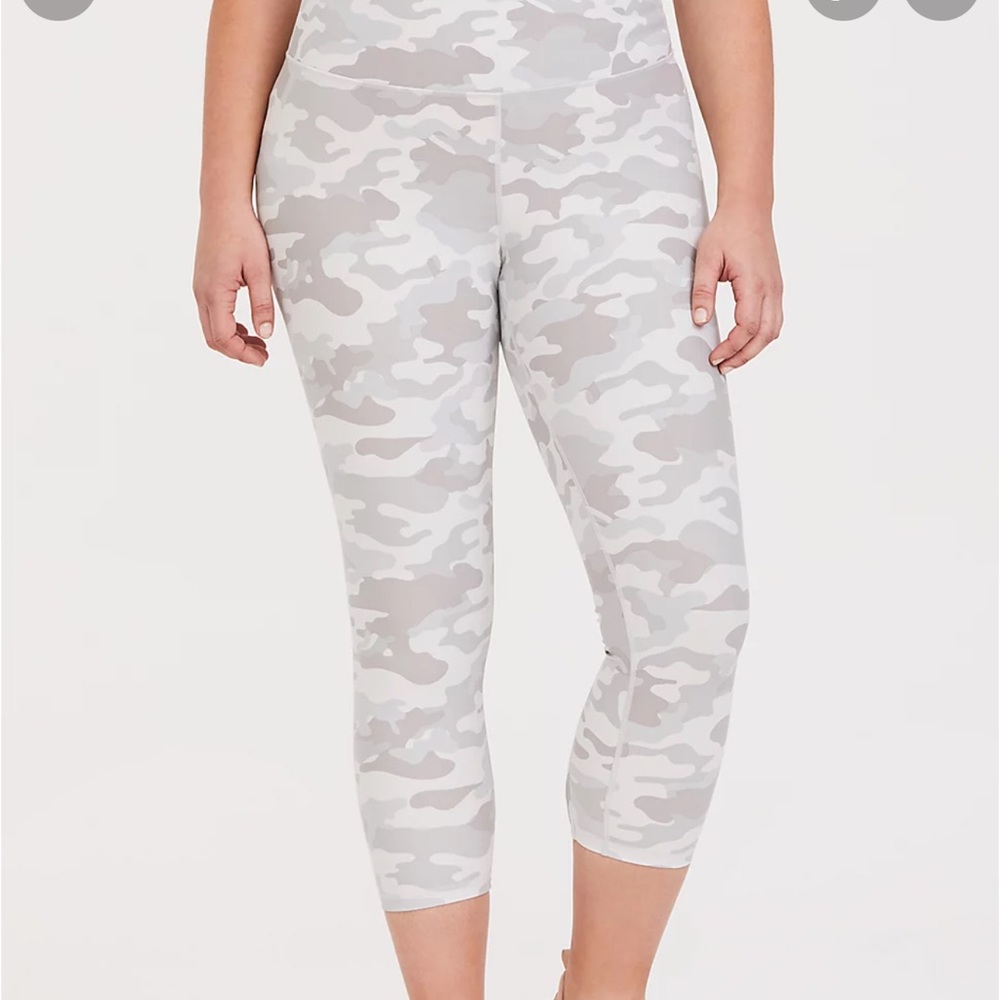 Torrid Grey Camo Leggings Size 2